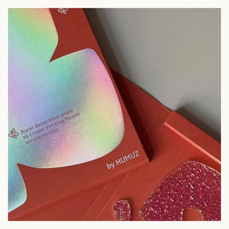 Photograph of Iridescent Floral Decoration Plate Packaging