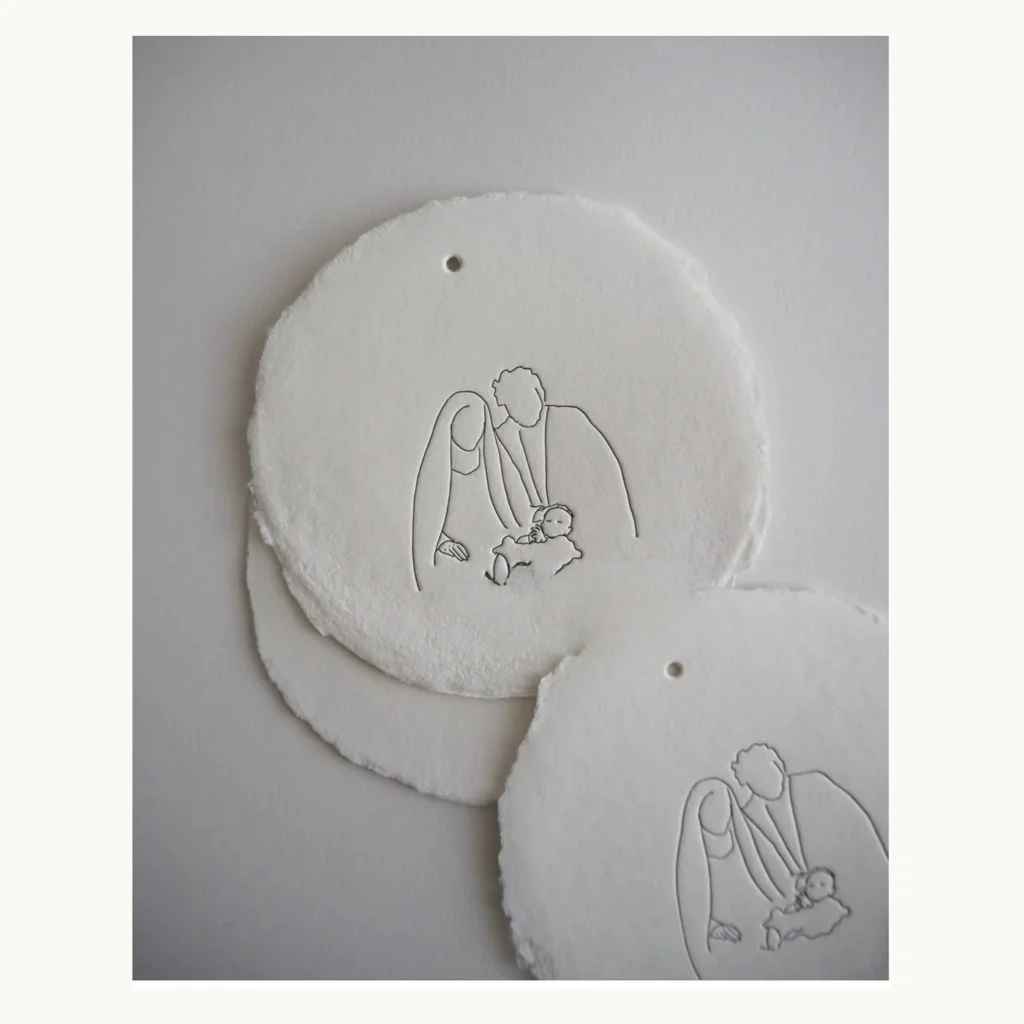 Photograph of Round Deckle-Edge Family Illustration Tags